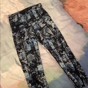 Lululemon Capris size 4 🌊